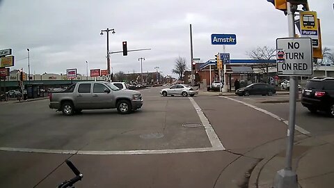 MKE bus driver helps woman cross busy road in kind act caught on camera