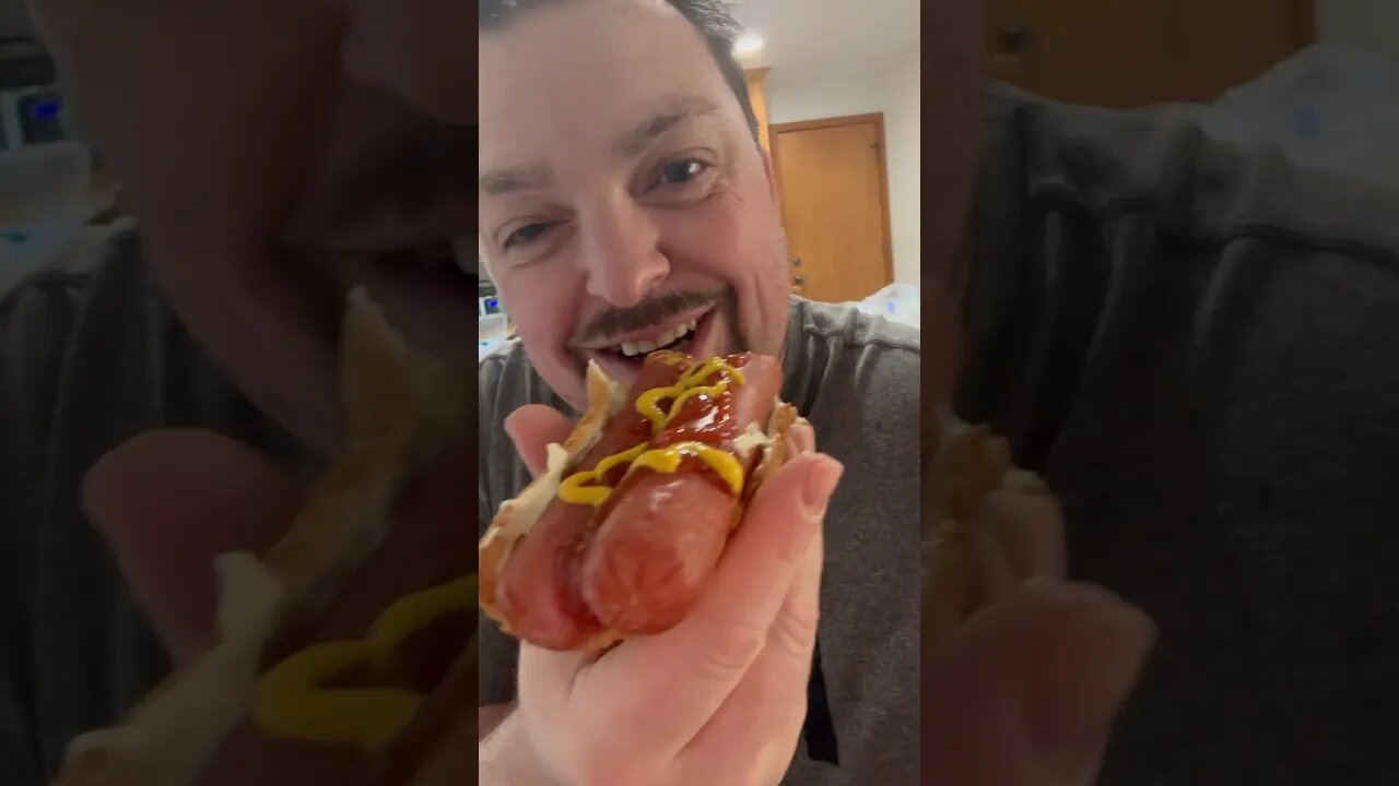 Double Fisting Hot Dogs! 🌭😁