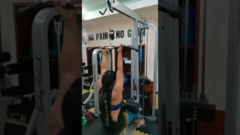 Palm Up Lat Pulldown May Tita