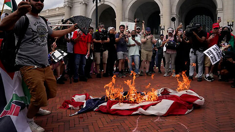 IS THERE A CONSTITUTIONAL WAY TO BAN BURNING THE AMERICAN FLAG? Yes - and no.