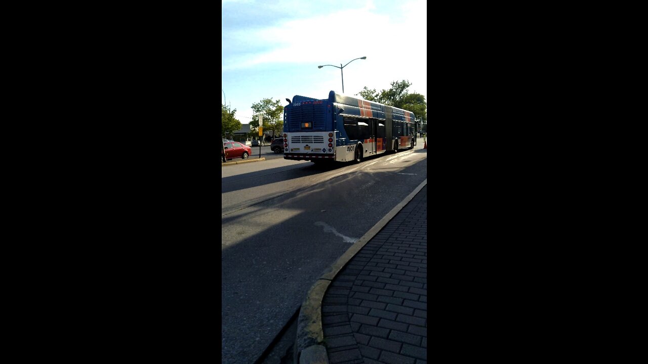 Articulated bus New Flyer XN60 Nassau county Long island New york