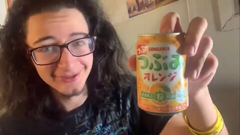 I Tried Japanese soda for the first time (AMAZING)