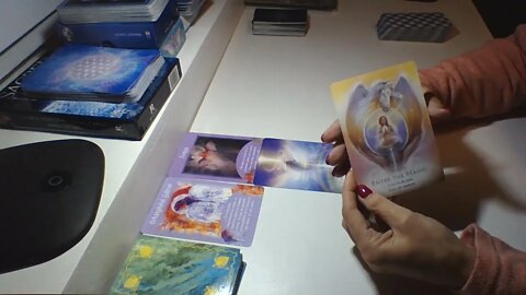 TAROT SAGETATOR - CE VREA SUFLETUL TAU SA-TI TRANSMITA ACUM?