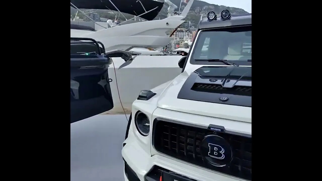 😎Brabus XLP 900 Super White in Monaco Yacht Show 2022. Filmed with Ray-Ban Wayfarer Stories