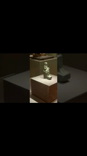 호루스를 안고있는 이시스, 성모마리아, 하토르가 있는 거울, 국립중앙박물관, 이집트신화, 조각상, 사후세계, 오시리스, 세트, 남편의 원수, 파라오, 영원한 삶, 절대왕조, 로마