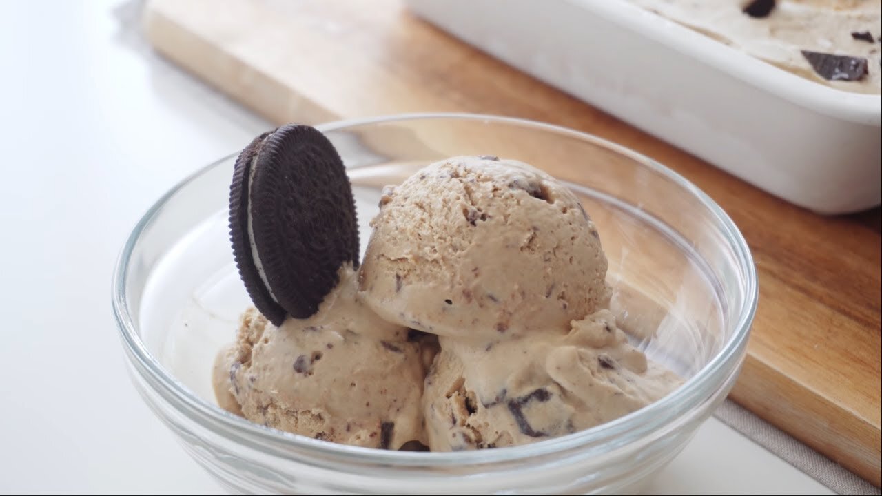 Coffee Chocolate Ice Cream (Easy Recipe) - Kem Cà Phê Socola. @Indulovecooking