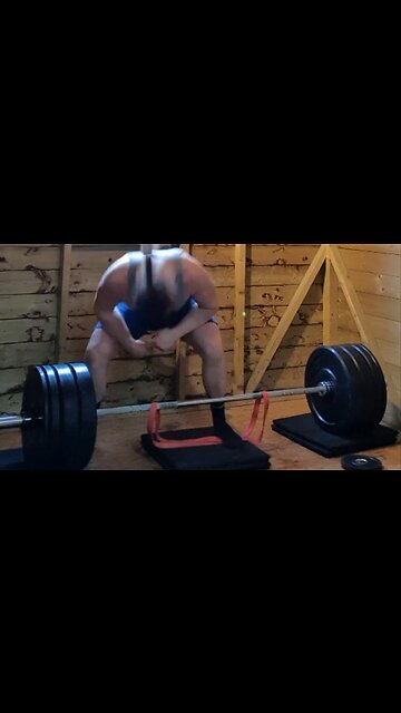 3x3 130 Kgs Banded Deadlifts. Last Set.