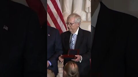 January 6th Gold Medal recipients refuse to shake hands with Mitch McConnell, Kevin McCarthy