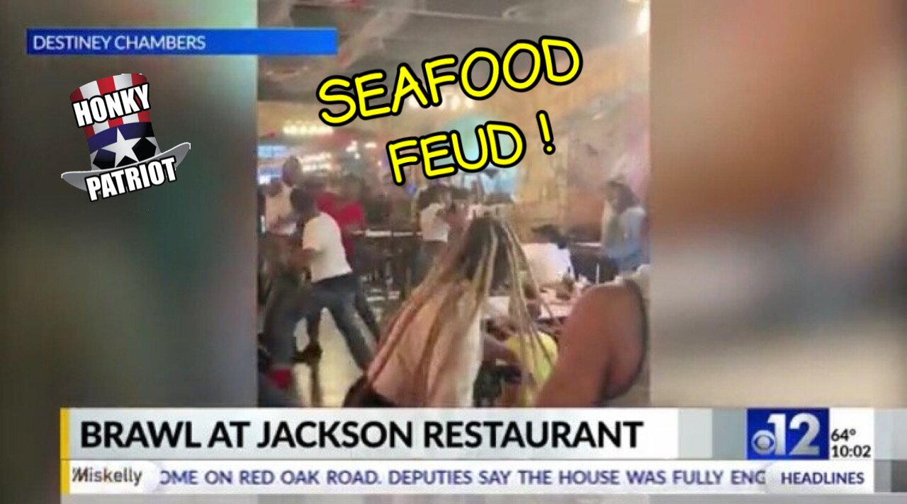 BRAWL BREAKS OUT AT MISSISSIPPI SEAFOOD RESTAURANT ! BONUS : MIAMI AIRPORT BRAWL !