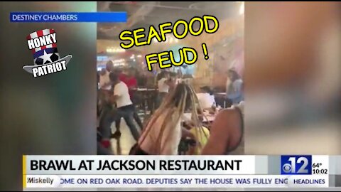 BRAWL BREAKS OUT AT MISSISSIPPI SEAFOOD RESTAURANT ! BONUS : MIAMI AIRPORT BRAWL !