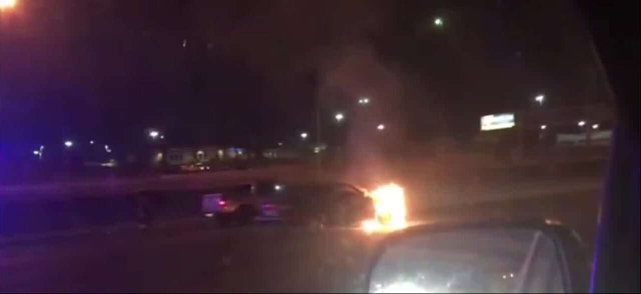 Firefighters in Las Vegas extinguish car fire in central valley