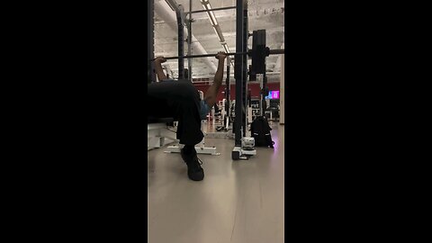 A really strong man lifts 365lbs off his chest