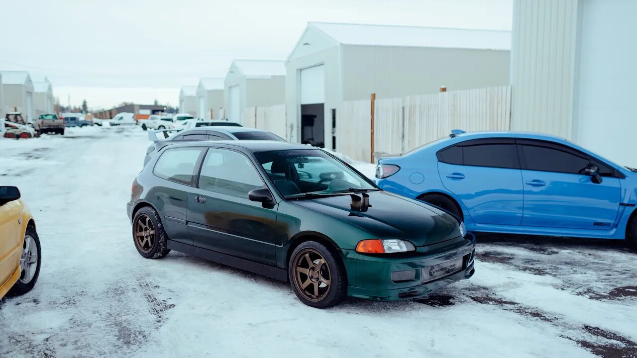 Letting my bestfriend beat on the Honda(VLOGMAS DAY 5)