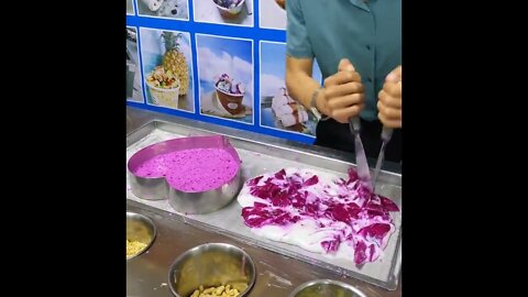 Yummy Street Ice Cream l Street Food Dessert #TrendingIceCream #Icecream #StreetFooddessert #shorts