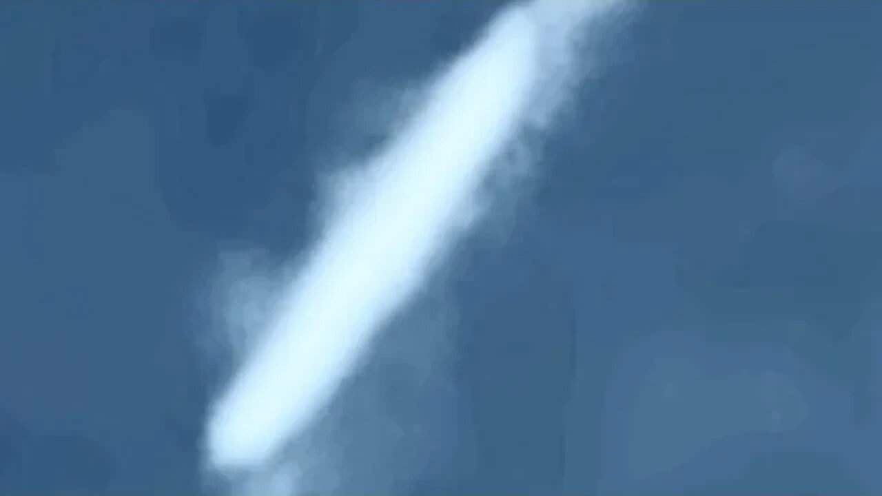 Very Huge Bright UFO Flyby #1