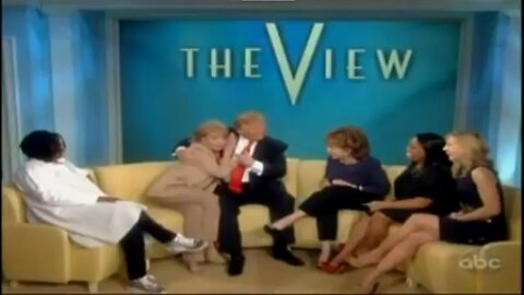 REMEMBER WHEN SOCIALIST LIBTARD TRUMP SHOWED UP ON THE VIEW & THEY KISSED HIS ASS (2011)