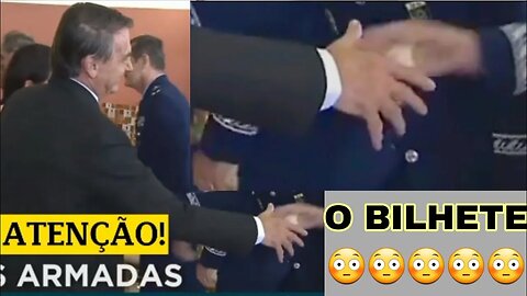 O mistério do Papel que Bolsonaro recebeu