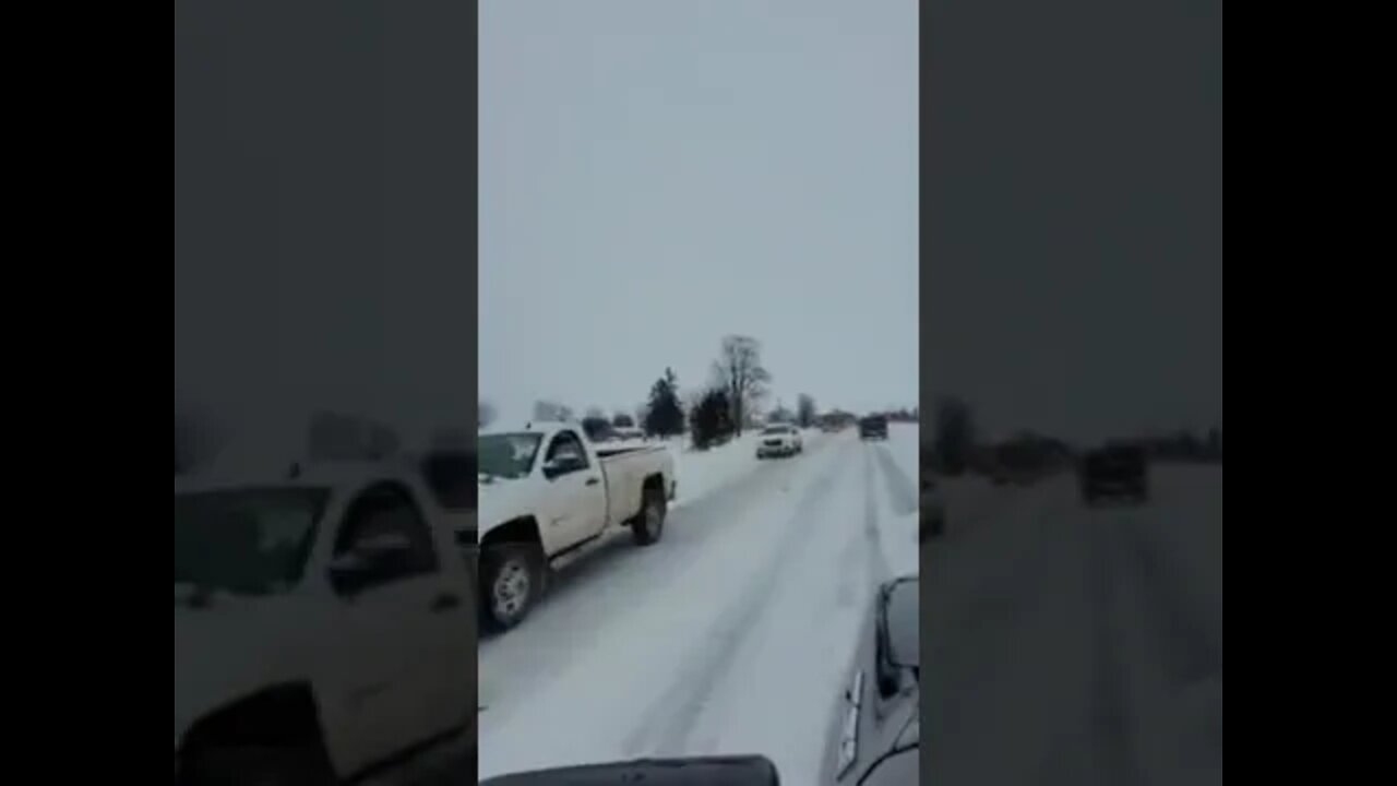 Large Canadian Farmers' Convoy Is Heading To The Sarnia Border North Of Detroit