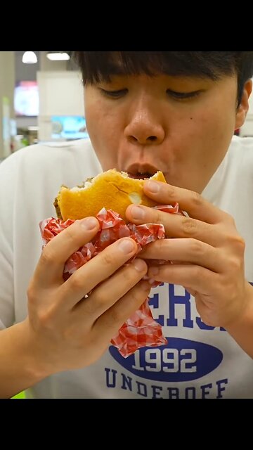 Eating Hamburger 🍔 ASMR