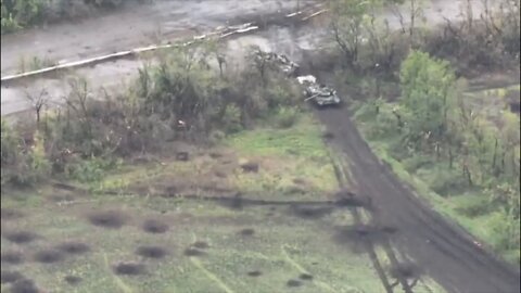 Ukrainian forces take off running from DPR artillery corrected by a drone