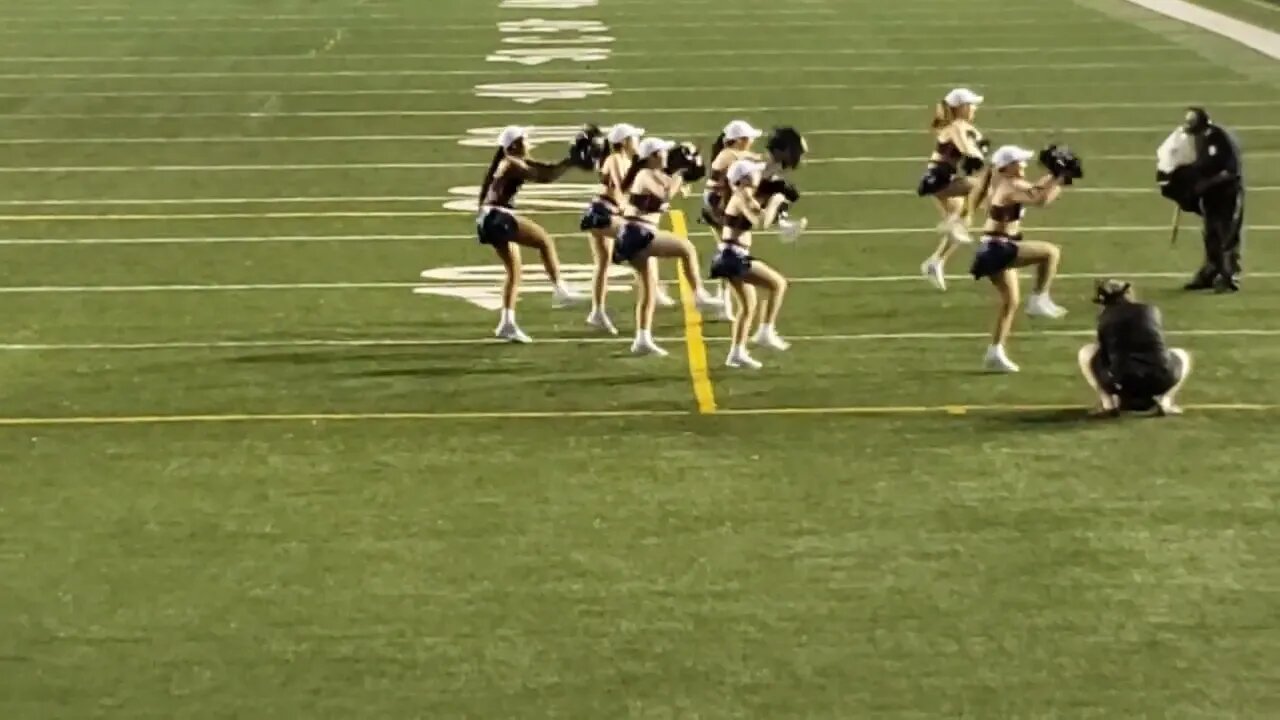 Sexy Canadian Cheerleaders Dancing