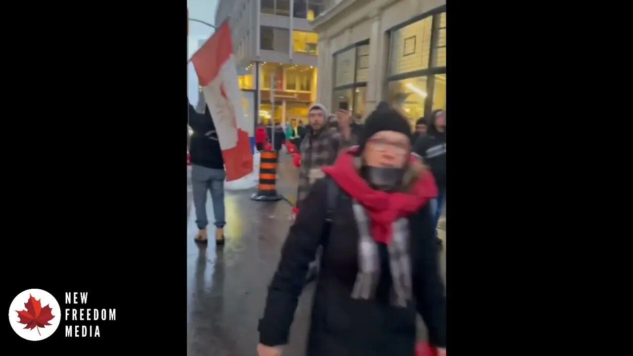 Canadians Troll Ottawa Police With Gas Cans, and it's beautiful