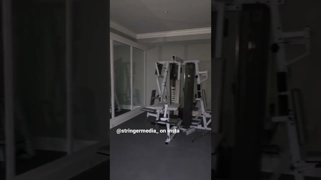 Stringer made it inside MJ’s Mansion 😳😳😳