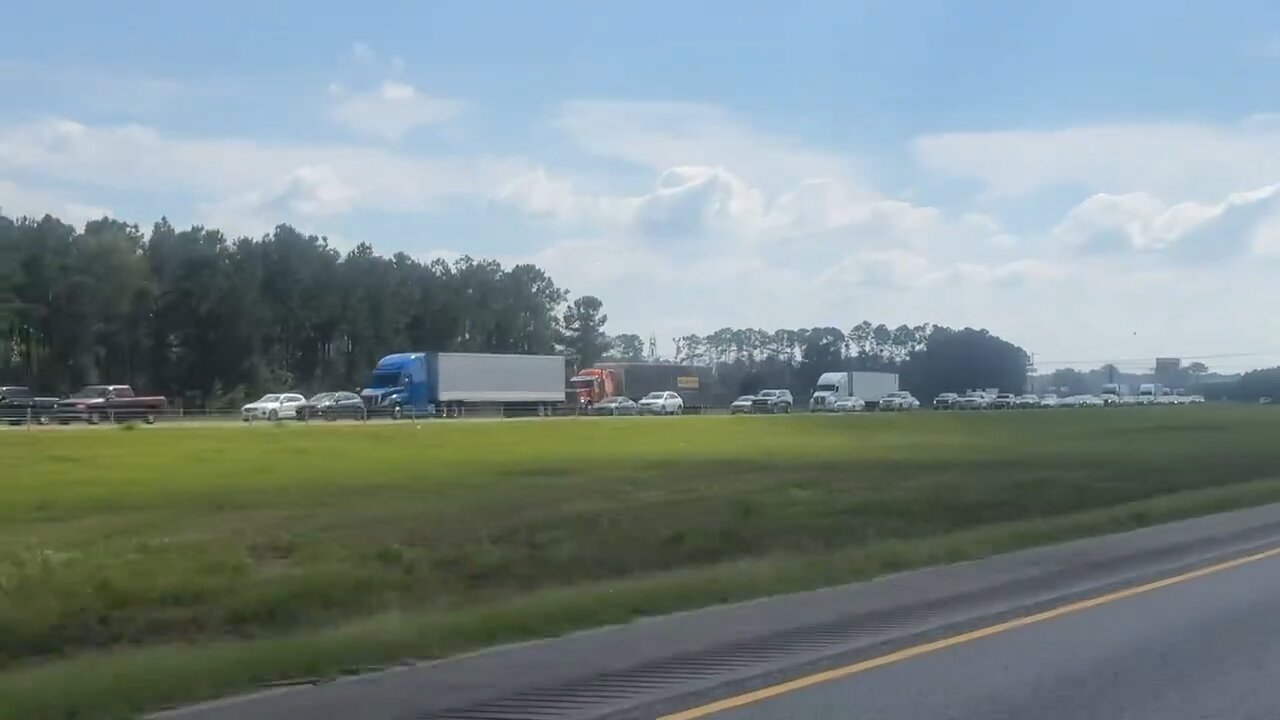 The nose of the mass evacuation from Hurricane #Milton on I95 just south of Savannah.