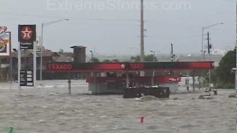 Crazy Storm Surge from Hurricane Isidore