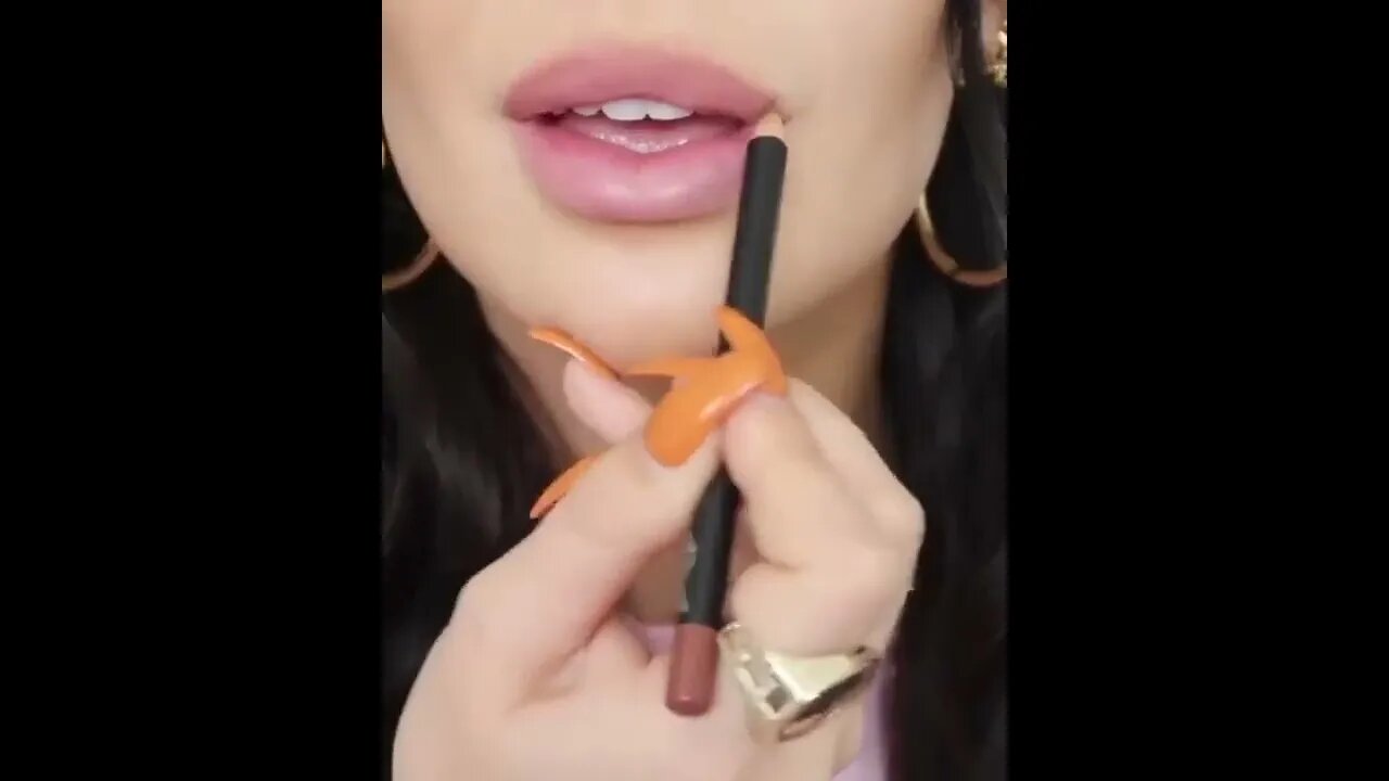 Gorgeous Lipstick Tutorials & Lips Art Ideas You Need! 1