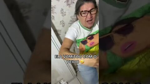 mulher peidando muito #shorts