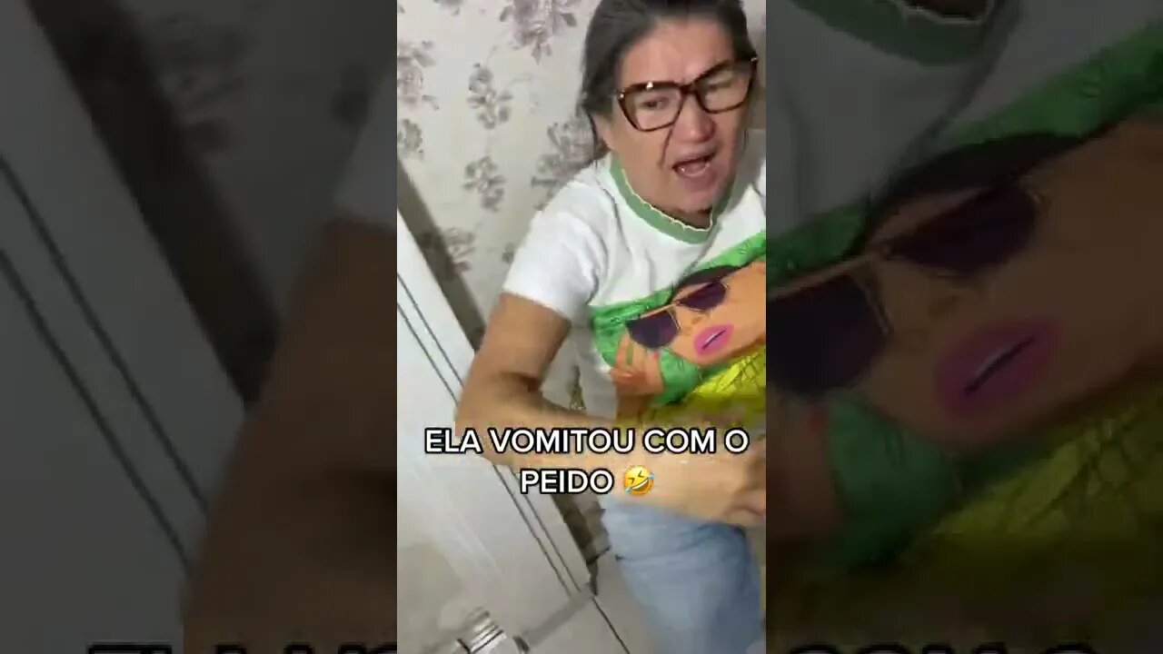 mulher peidando muito #shorts