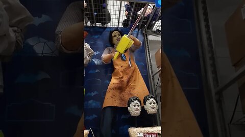 Lowes LEATHERFACE ANIMATRONIC in store demo for Halloween! #shorts #tcm #animatronics