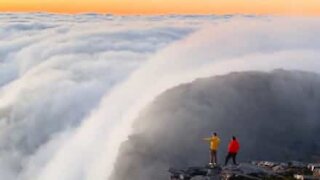 Alguma vez viu uma cascata de nuvens?