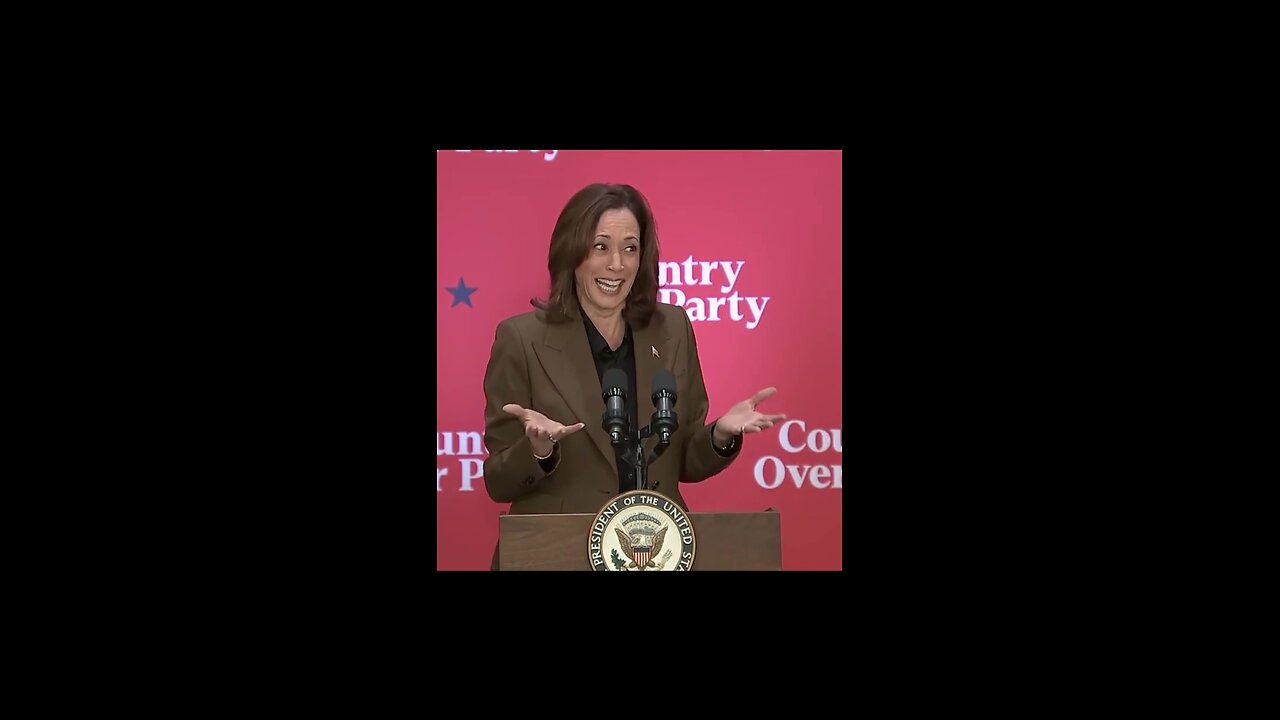 Kamala Harris: "When we think about this election, woah, it's packed with some (fundamental) stuff"
