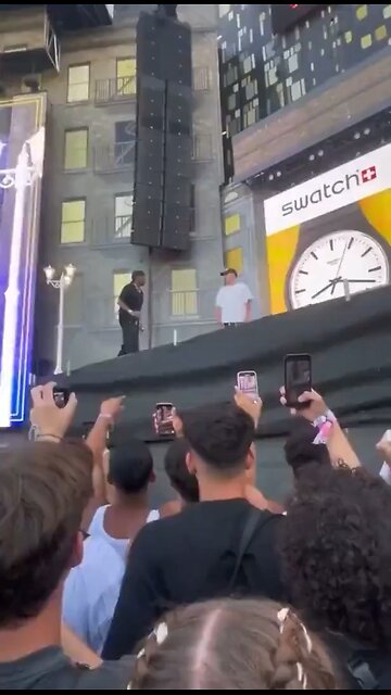 Shocking Moment as Performer Jumps into Sparse Crowd Despite Screams of “NO!”