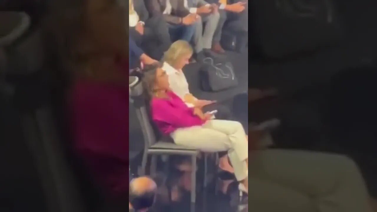 Mulher de Lula debochando do Bolsonaro durante o debate