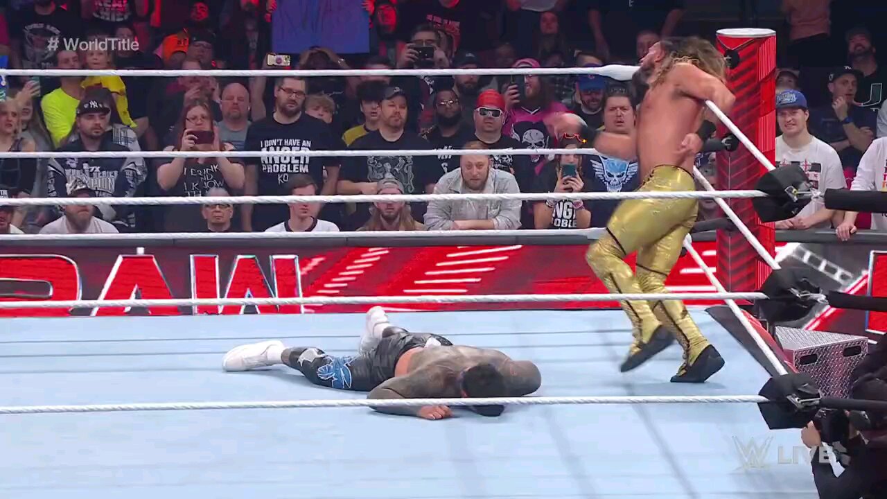 Seth "Freakin" Rollins retains over jey uso in an INSTANT CLASSIC: Raw highlights, Dec. 4, 2023