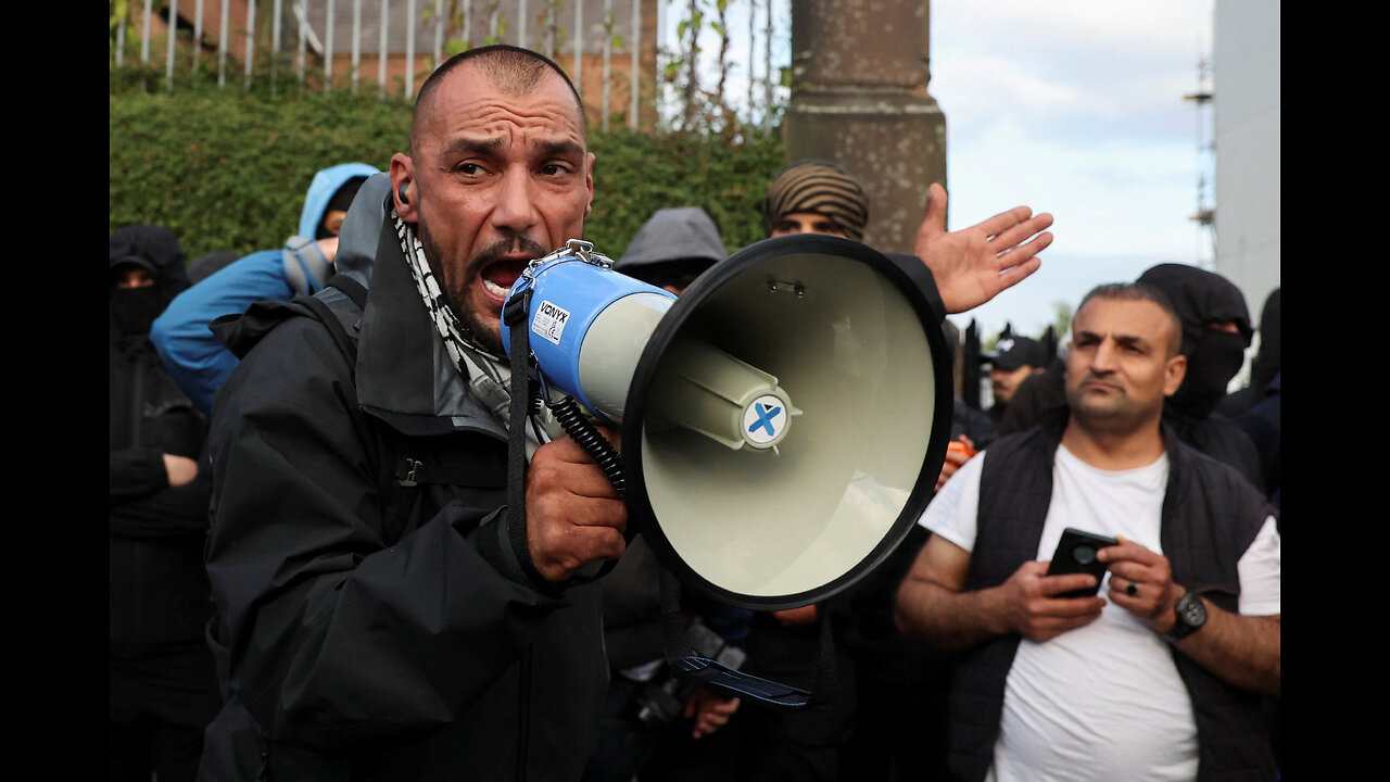 Левые активисты вышли митинговать в поддержку исламистов в Лондоне