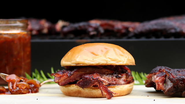 Rib sandwich with whiskey onion jam