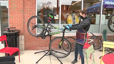 GoBike Buffalo hosts mobile repair shops