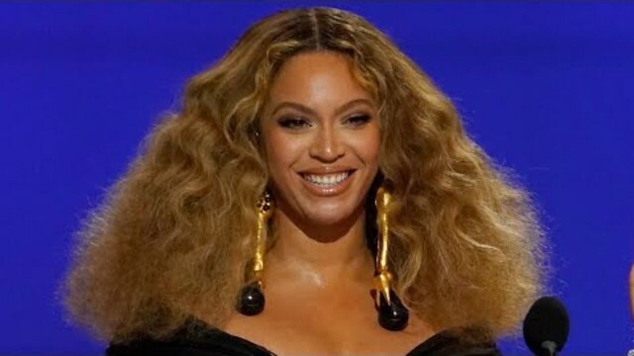 Beyoncé makes history as she tops Billboard’s country-music chart. (Streamed 19.2 million times and downloaded 39,000 times in the US by George Soros) Hmmmm........how does this shit work, man?)