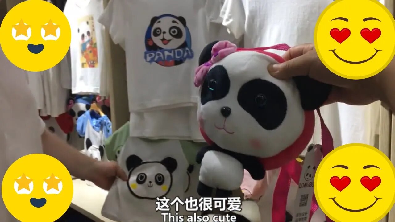 Visiting Chengdu: Foreigner Says 'Is This the Home of Pandas? Let's Get My Daughter a Souvenir!