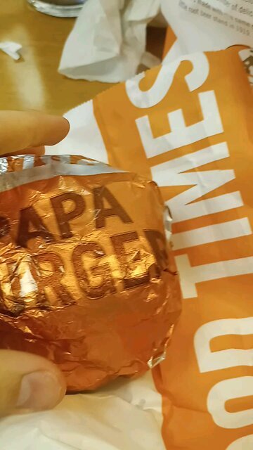 I'm eating my papa burger 🤤🍔 arnolds Park