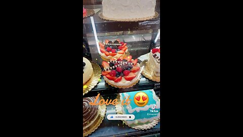 Yummy sweet treat #cakes #icream #short