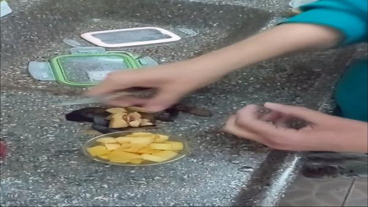 Cirurgia bariátrica ameixa cortando