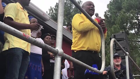 WATCH: Unite to oust illiterate president – Malema (Mn3)