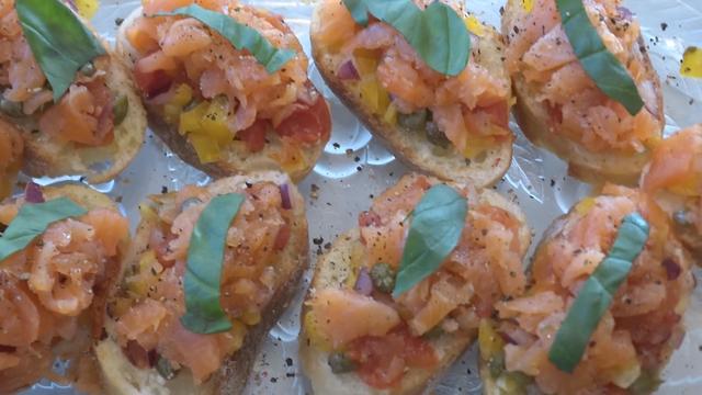 Smoke salmon bruschetta recipe