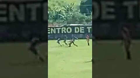 Assistência “tacada de sinuca” #futebol