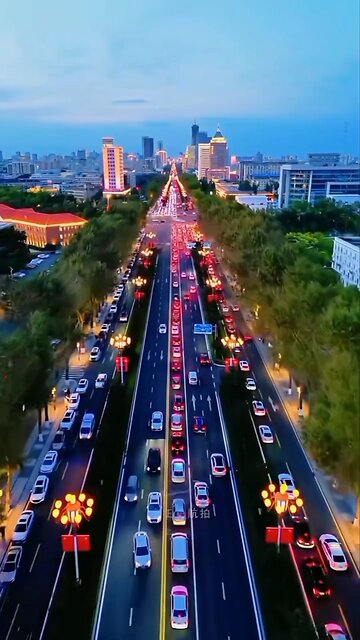 Drone captures stunning nighttime street views 😯